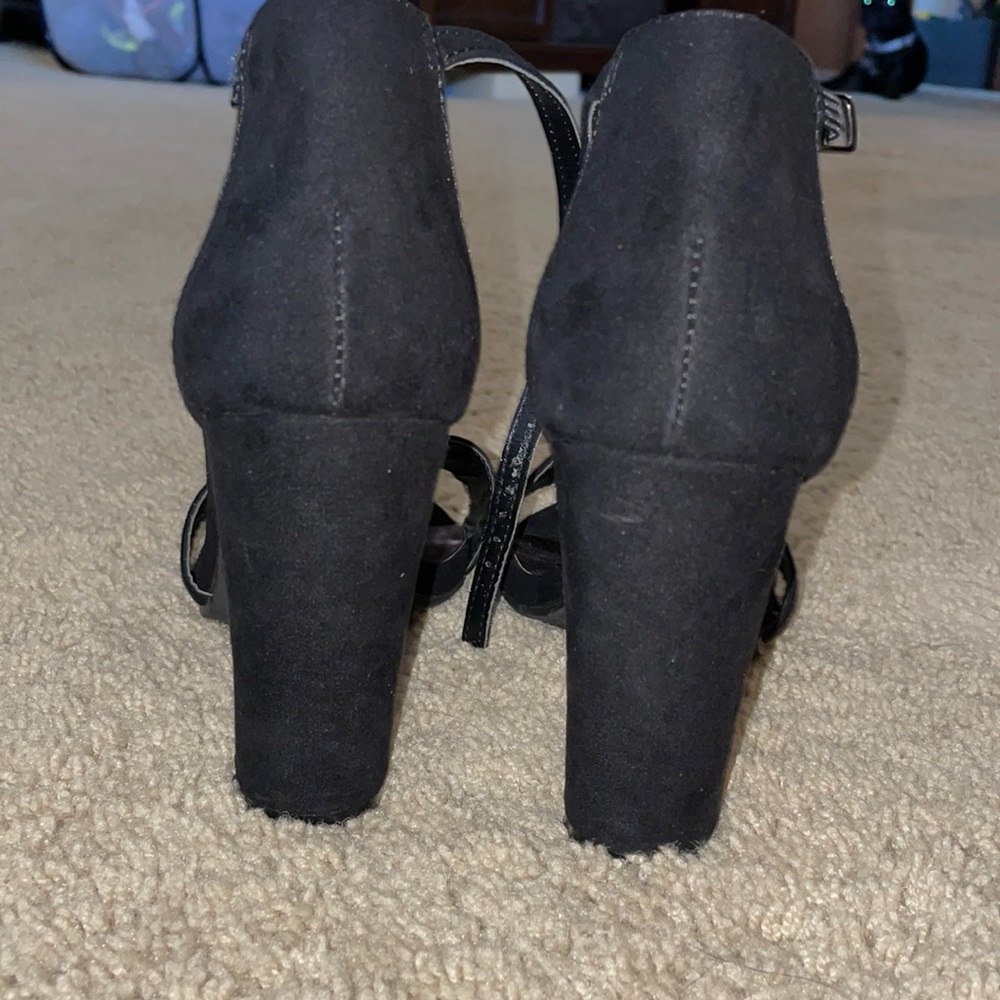 C&M Heels Size 7
